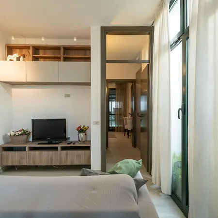 아파트 Patio 15